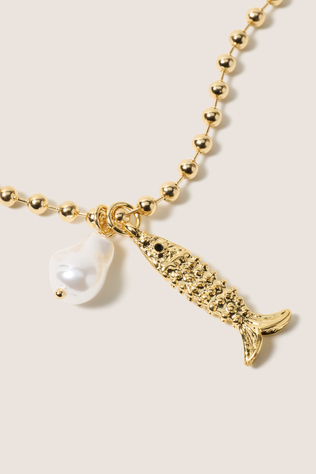 Alma Pendant Necklace