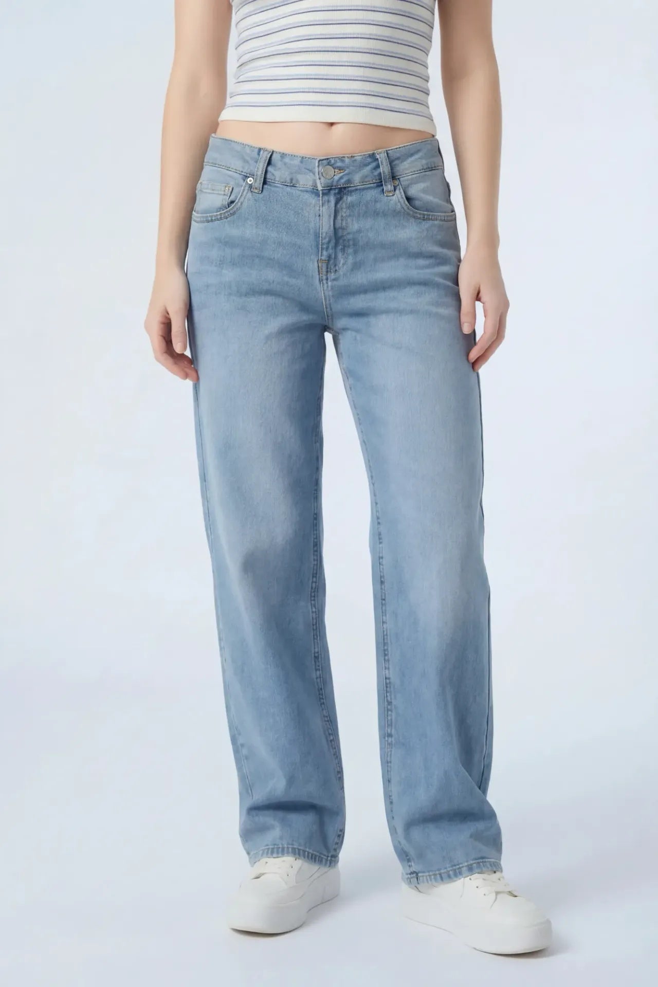 Low Rise Baggy Light Jean