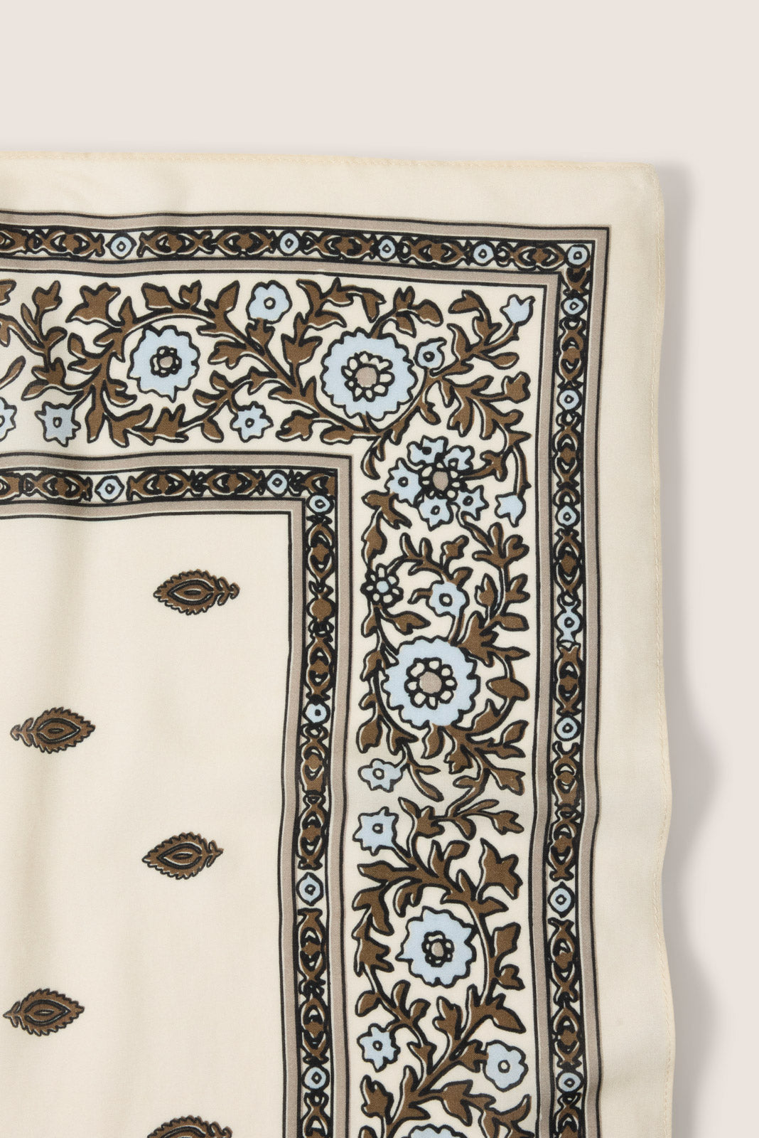 Dutton Paisley Bandana