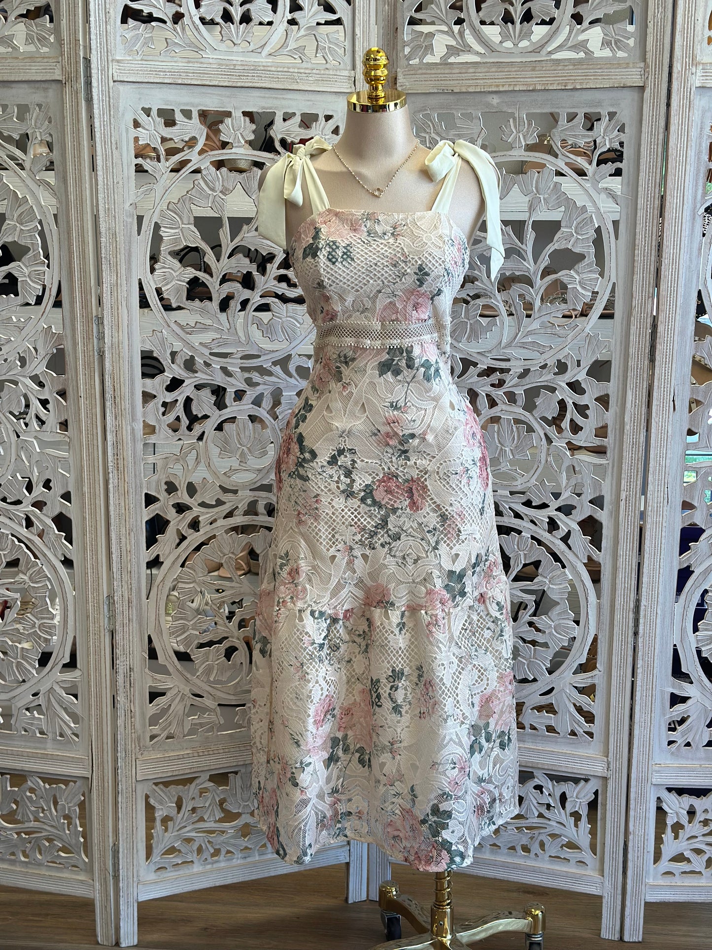 Ribbon Sleeve Floral Crochet Midi Dress- Not Stretchy ,No Estira