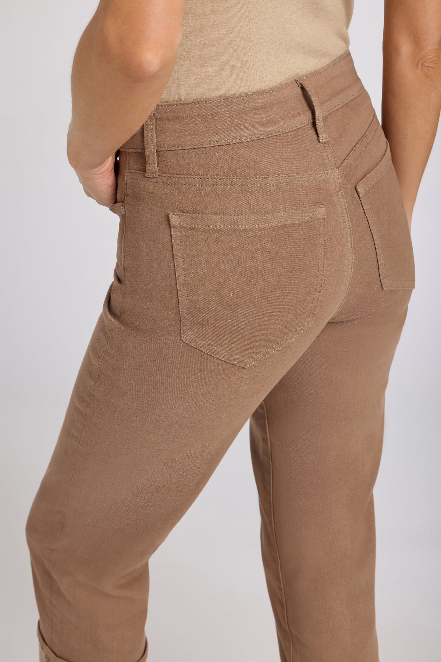 Marilyn Straight Crop Jeans In Petite - Toasted Coconut