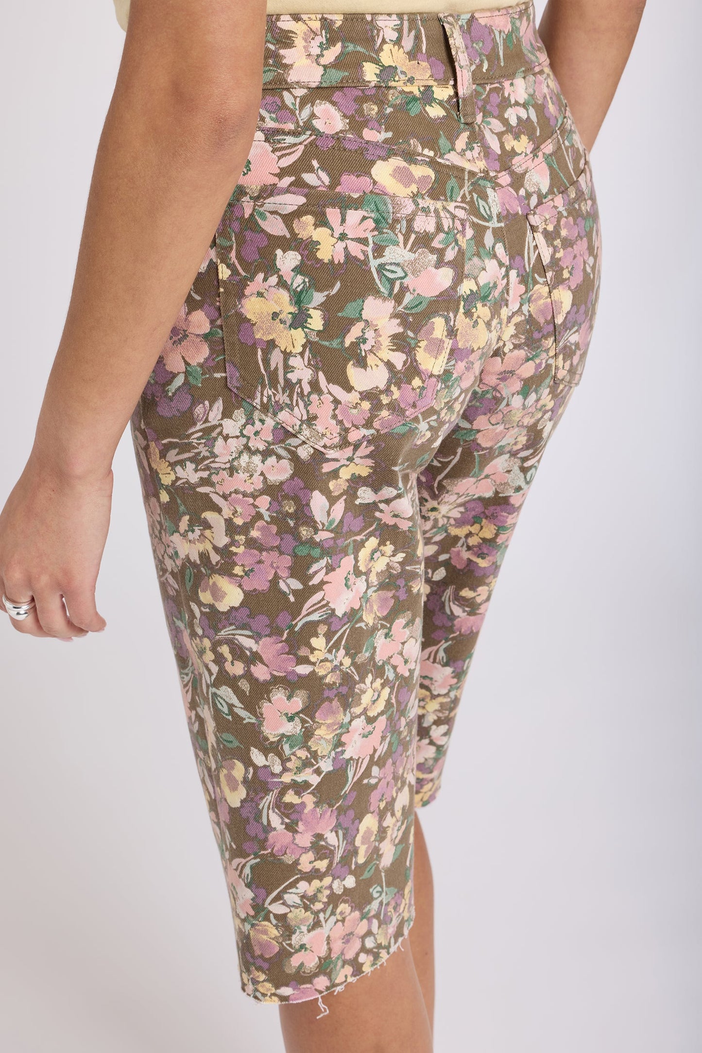 Kristie '80s Bermuda Denim Shorts In Petite - Earth Blooms