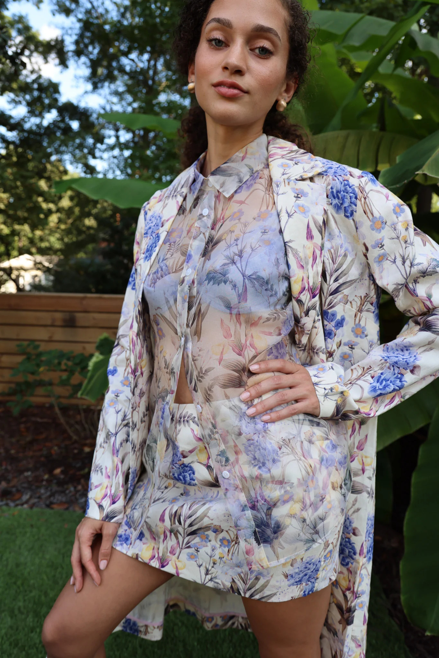 MARIE BUTTON DOWN