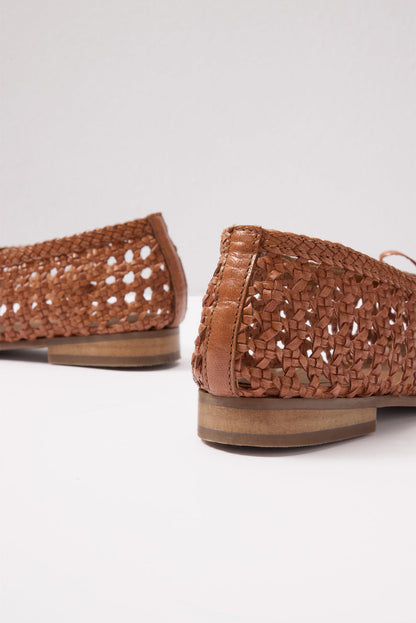 Flagstaff Woven Flat