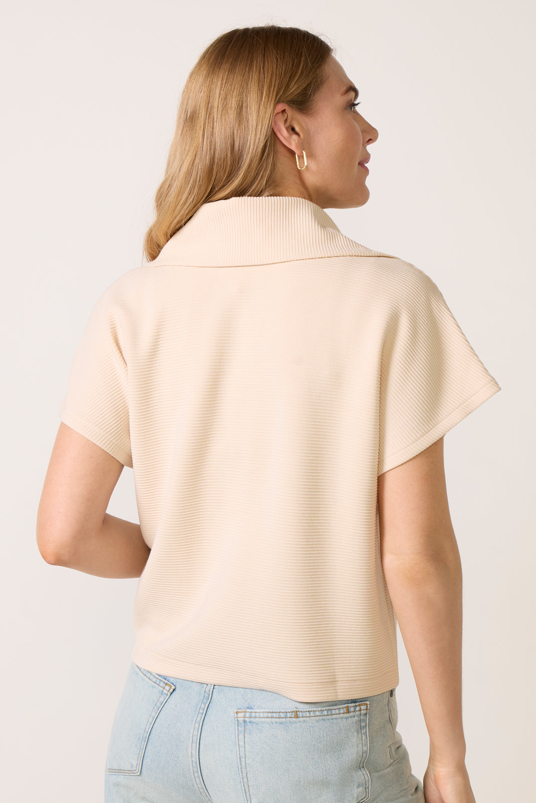 AirEssentials Ribbed Short Sleeve Half Zip