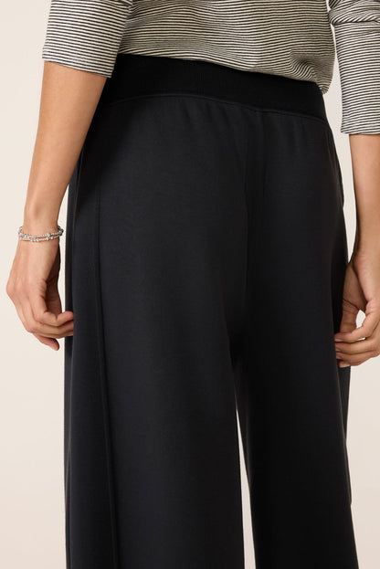 Air Essentials Luxe Ankle Pant