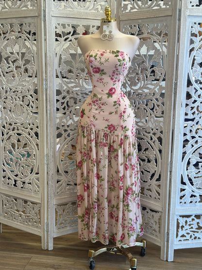 Pastel Pink Floral Maxi Dress-Estira, Stretchy.. estira solo de la parte de atrás. (Copy)