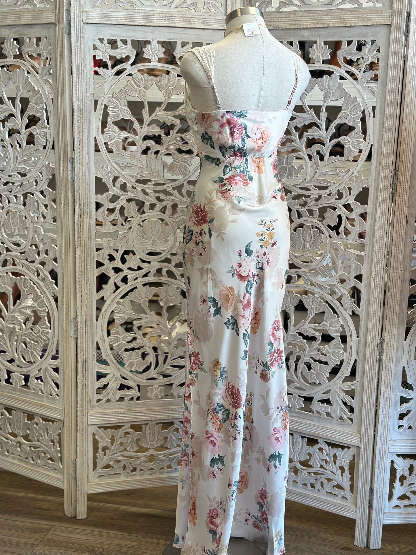 Floral Lace Madalynn Dress- Not Stretchy, No Estira