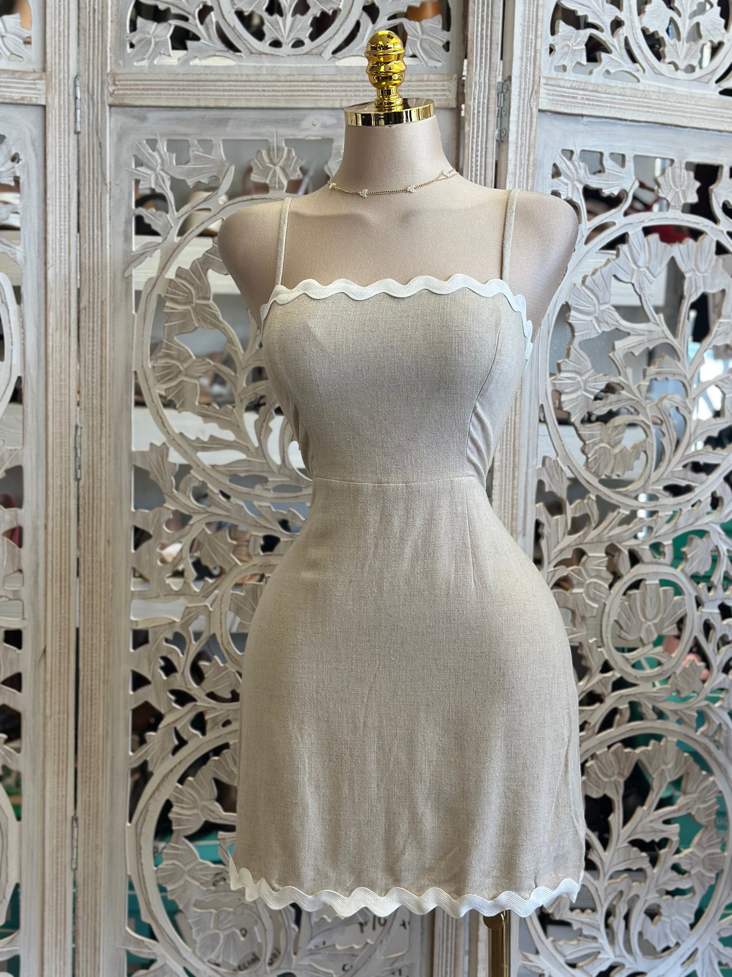 Squiggle Line Beige Mini Dress- Not Stretchy, No Estira