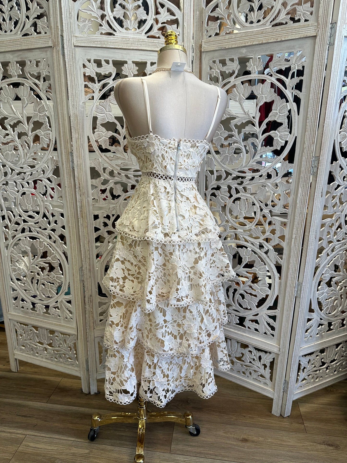 Full Lace Ruffle Dress -Not Stretchy, No Estira