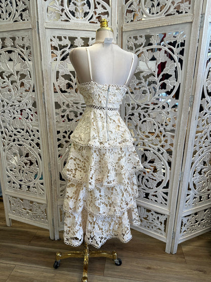 Full Lace Ruffle Dress -Not Stretchy, No Estira