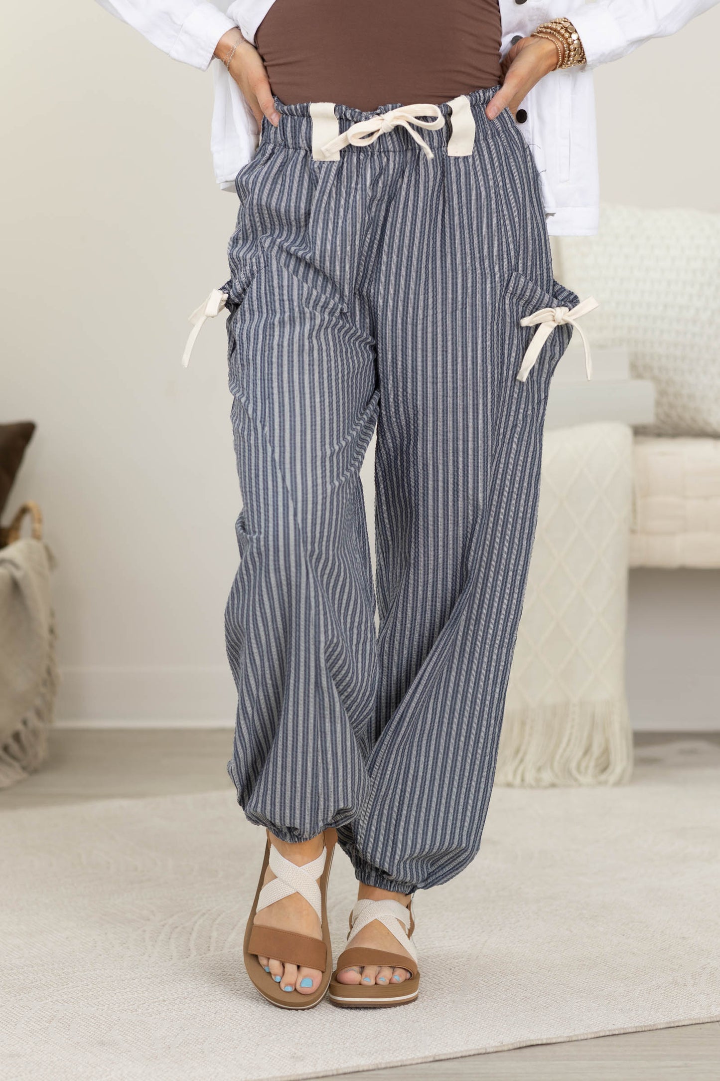 Bow Detail Stripe Woven Pants