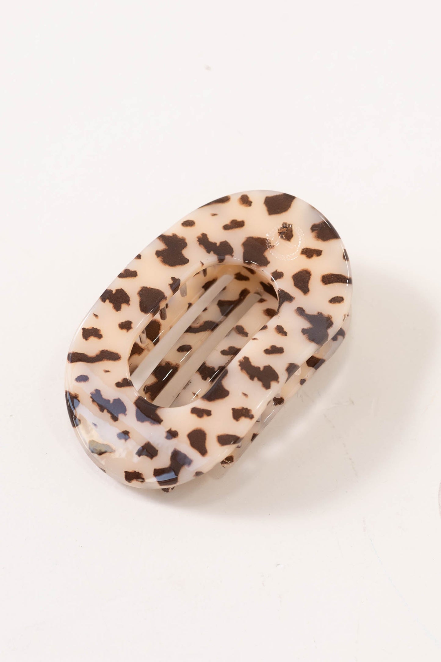 Blonde Tortoise Flat Round Hair Clip