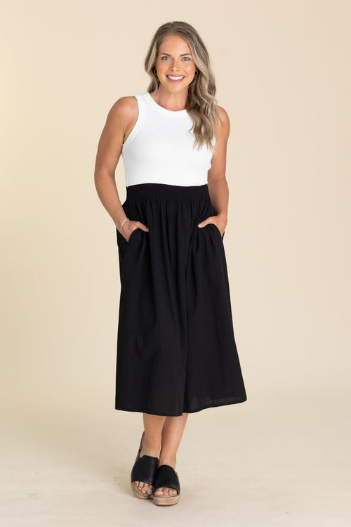 Black And White Midi Dress With Pockets