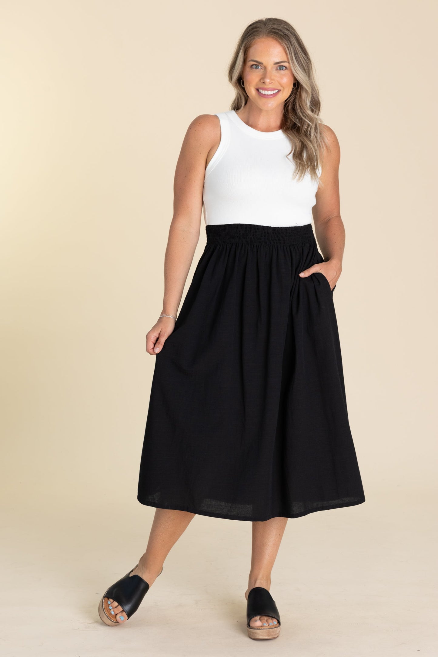 Black And White Midi Dress With Pockets
