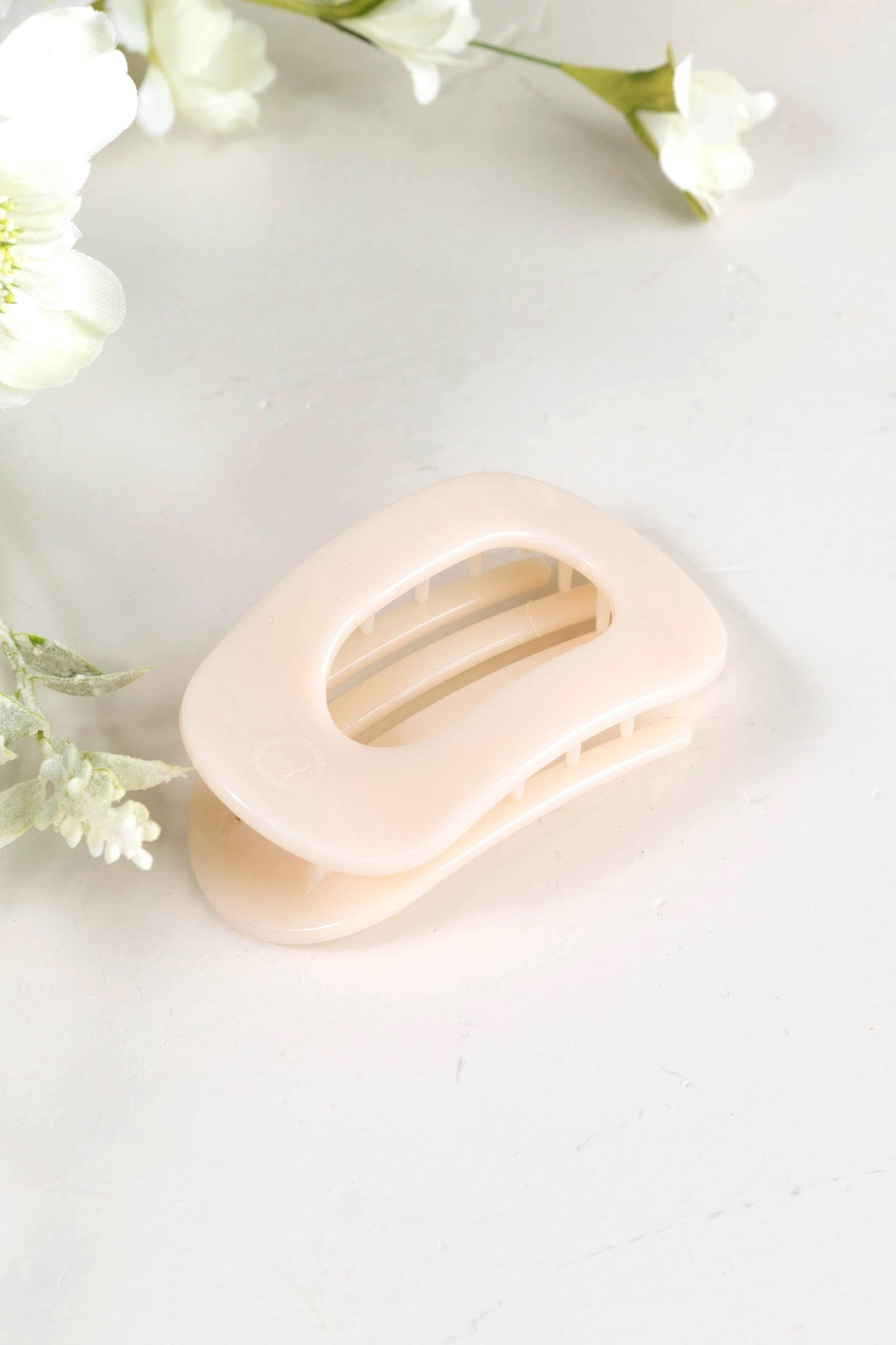 Almond Beige Flat Round Hair Clip