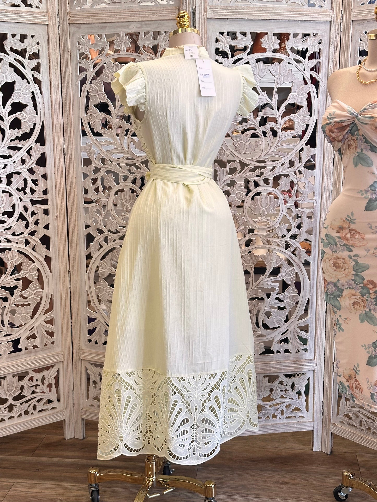 Button Up Lace Midi Dress - No Estira, Not Stretchy
