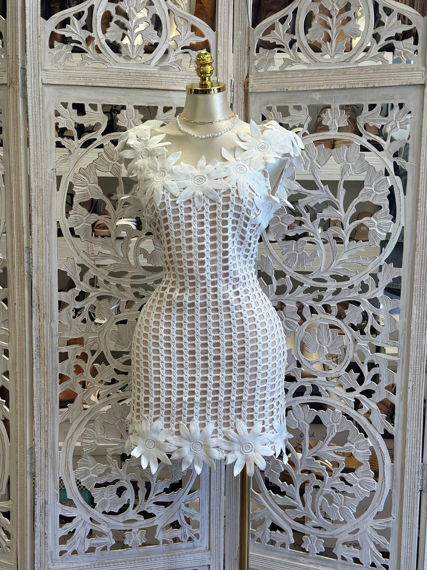 Crochet Floral Dress - Estira Poco , Slightly Stretchy