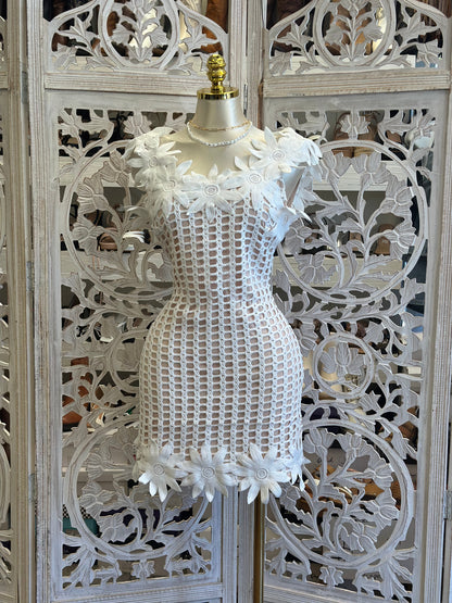 Crochet Floral Dress - Estira Poco , Slightly Stretchy