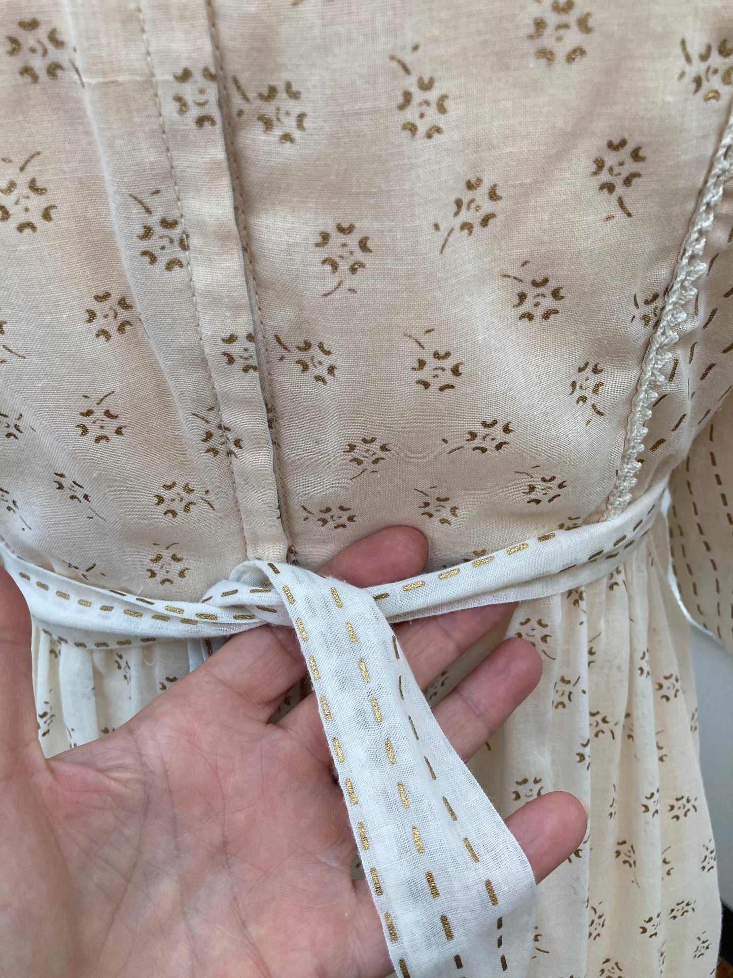 Vintage Summer Party Dress in Ivory/Gold Print, S/M
