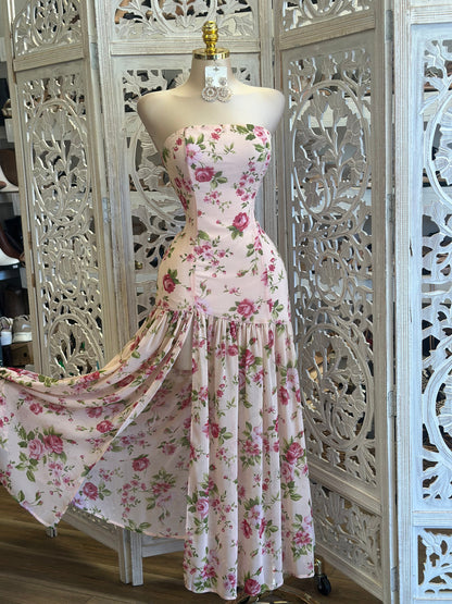 Pastel Pink Floral Maxi Dress-Estira, Stretchy.. estira solo de la parte de atrás. (Copy)