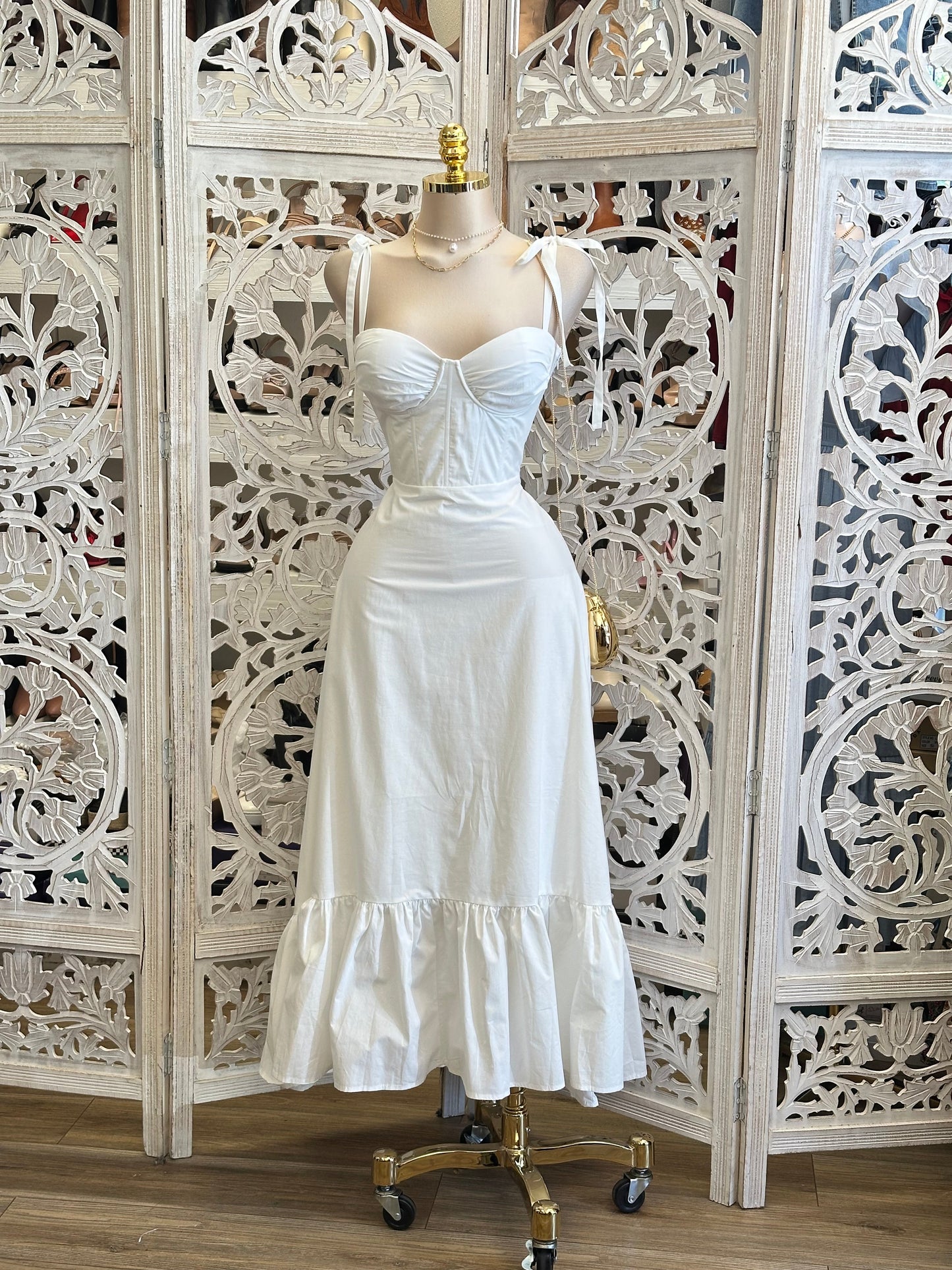 Corset White Midi Dress -Estira Poco , Slightly Stretchy
