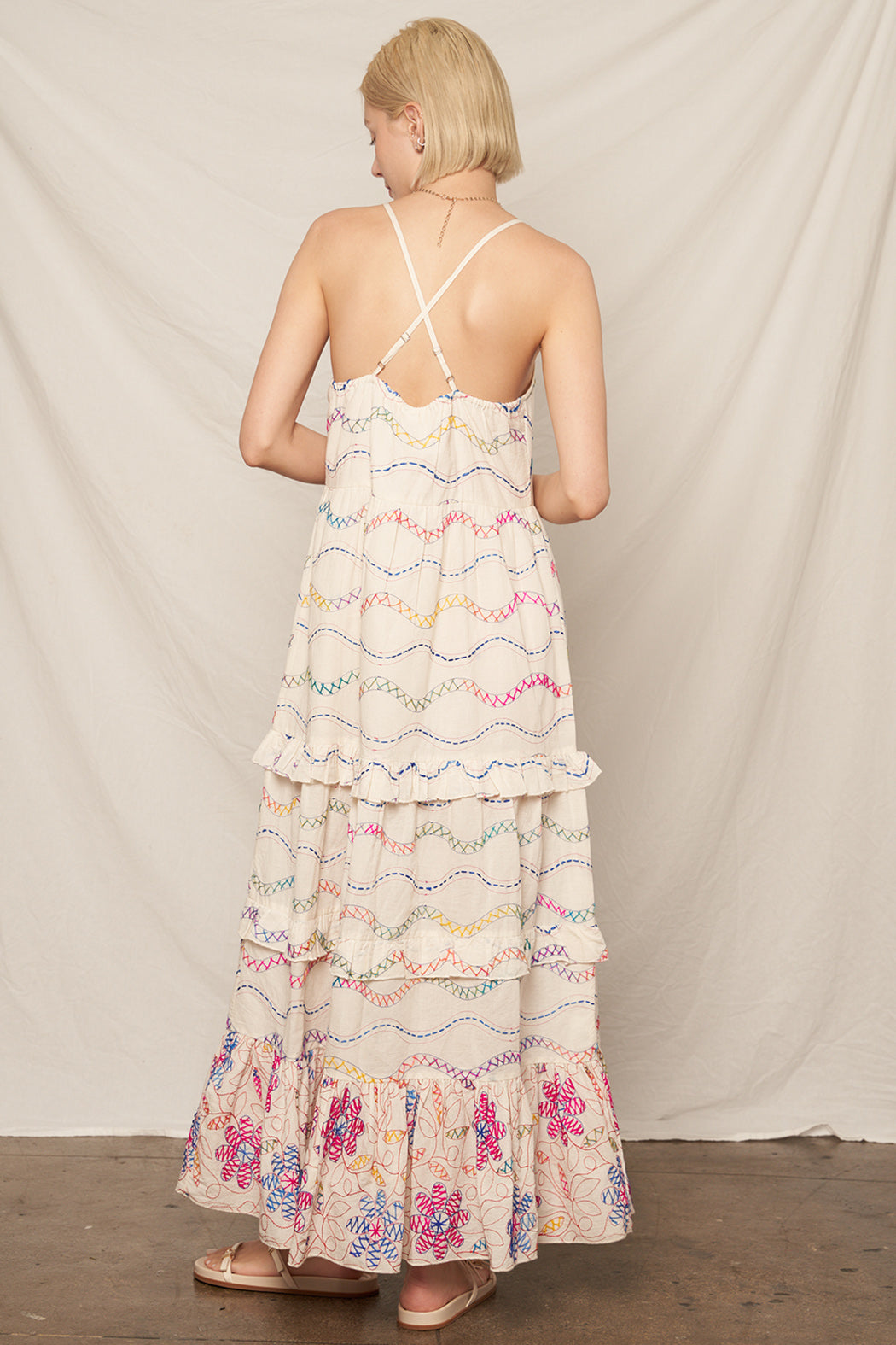 Groovy Mode Embroidered Dress