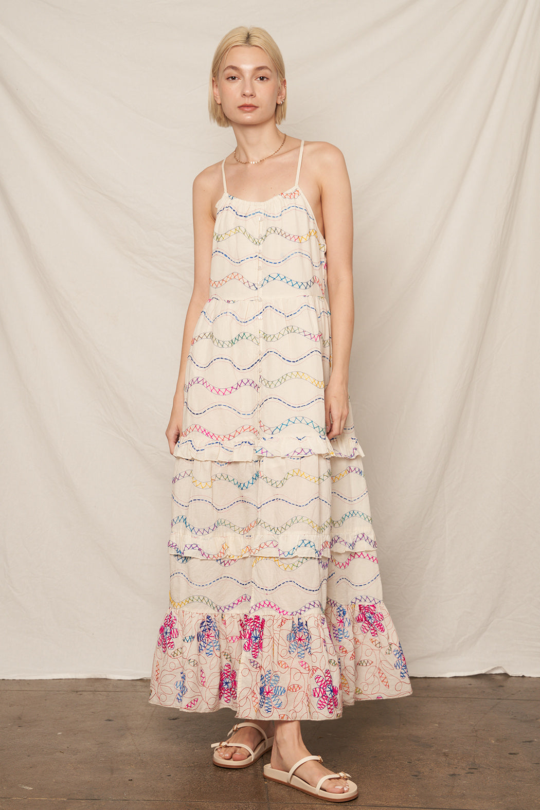 Groovy Mode Embroidered Dress