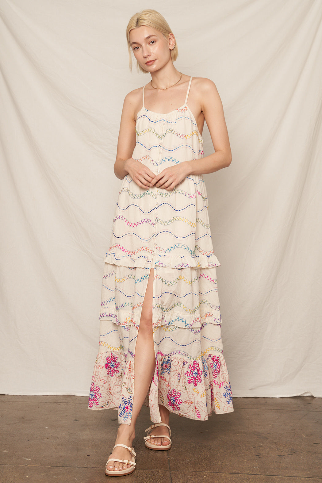 Groovy Mode Embroidered Dress