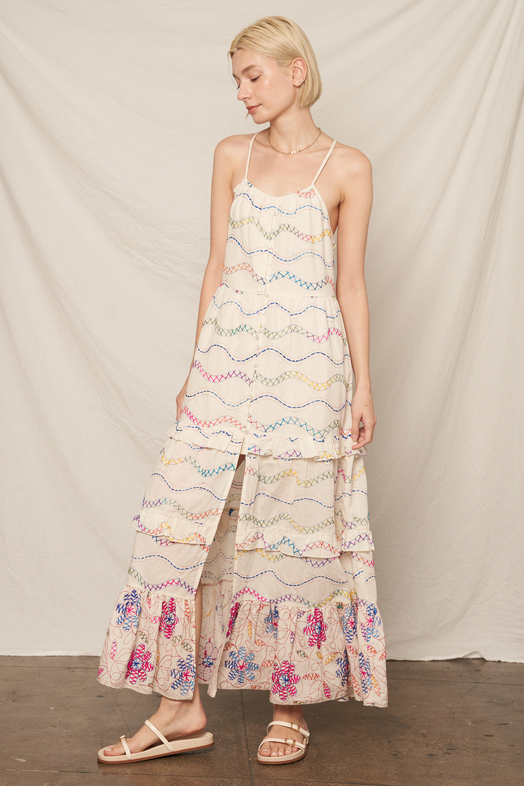 Groovy Mode Embroidered Dress