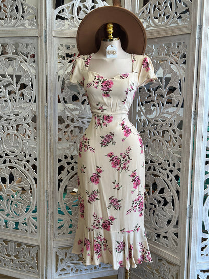 Smocked Floral Midi Dress-No Estira, Not Stretchy