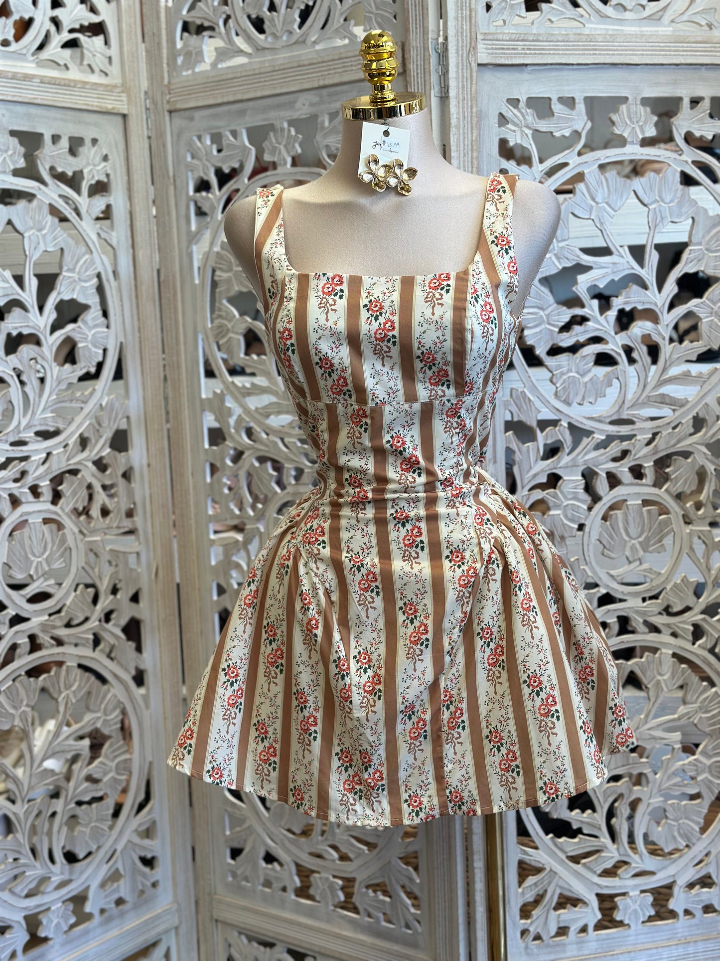 Striped Floral Open Back Ribbon Bubble Dress-No Estira, Not Stretchy