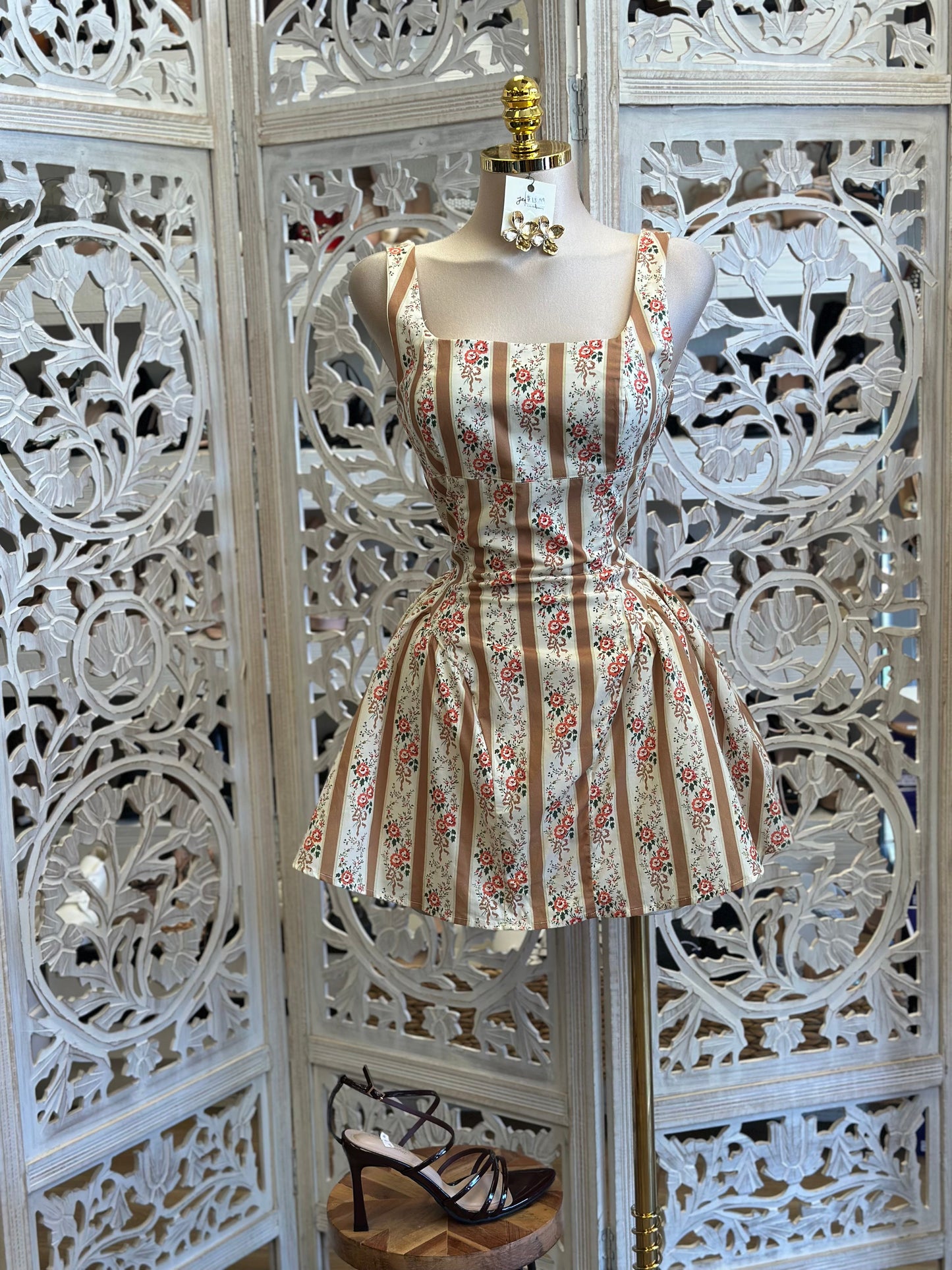 Striped Floral Open Back Ribbon Bubble Dress-No Estira, Not Stretchy