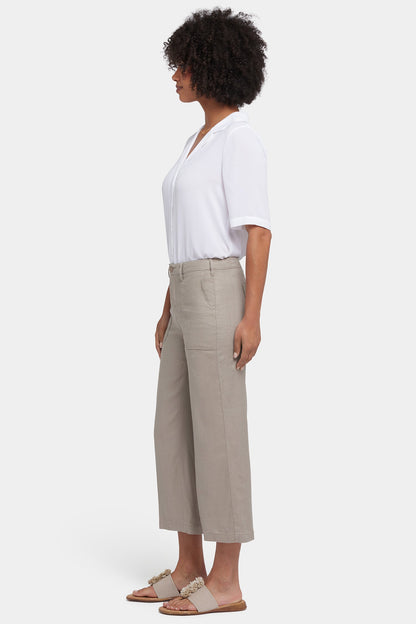 Wide Leg Cargo Capri Pants - Saddlewood