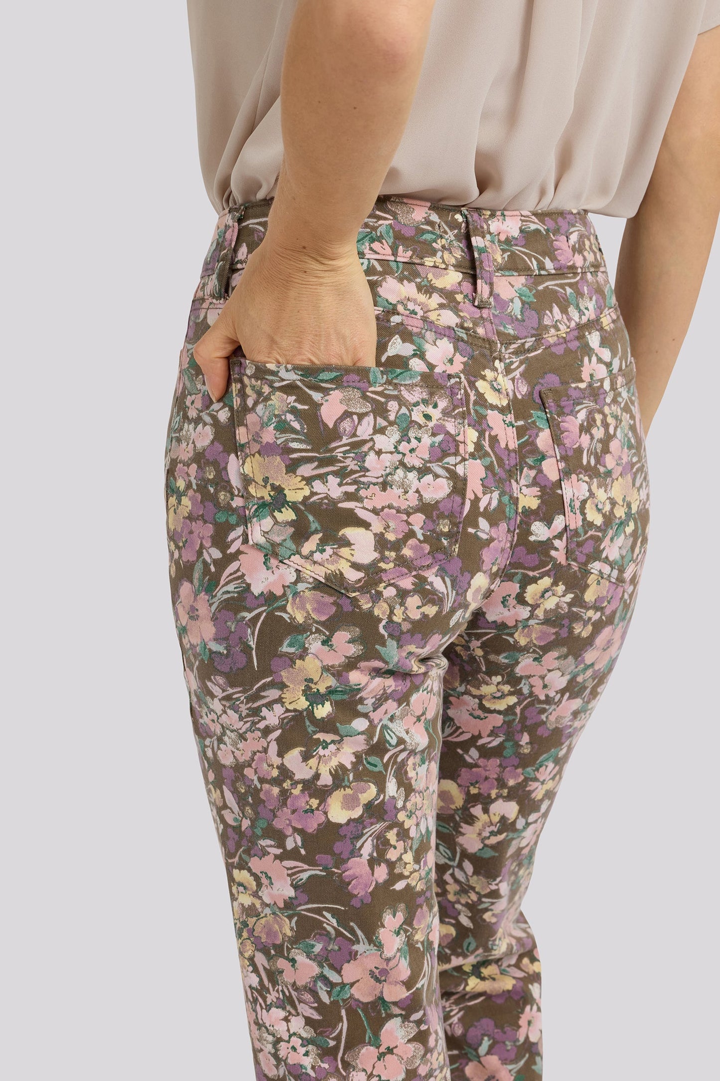 Marilyn Straight Ankle Jeans - Earth Blooms