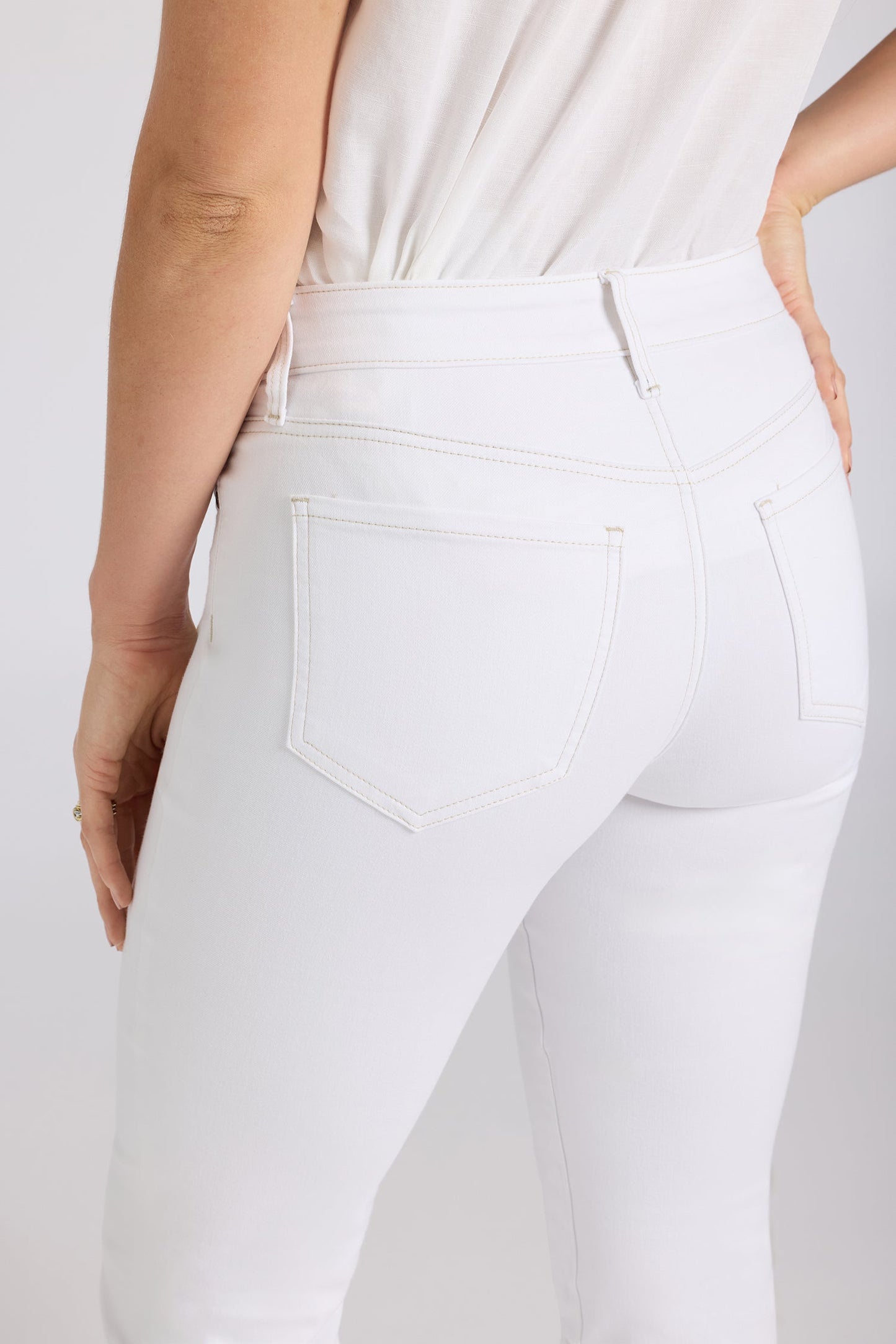 Marilyn Straight Jeans In Tall - Optic White