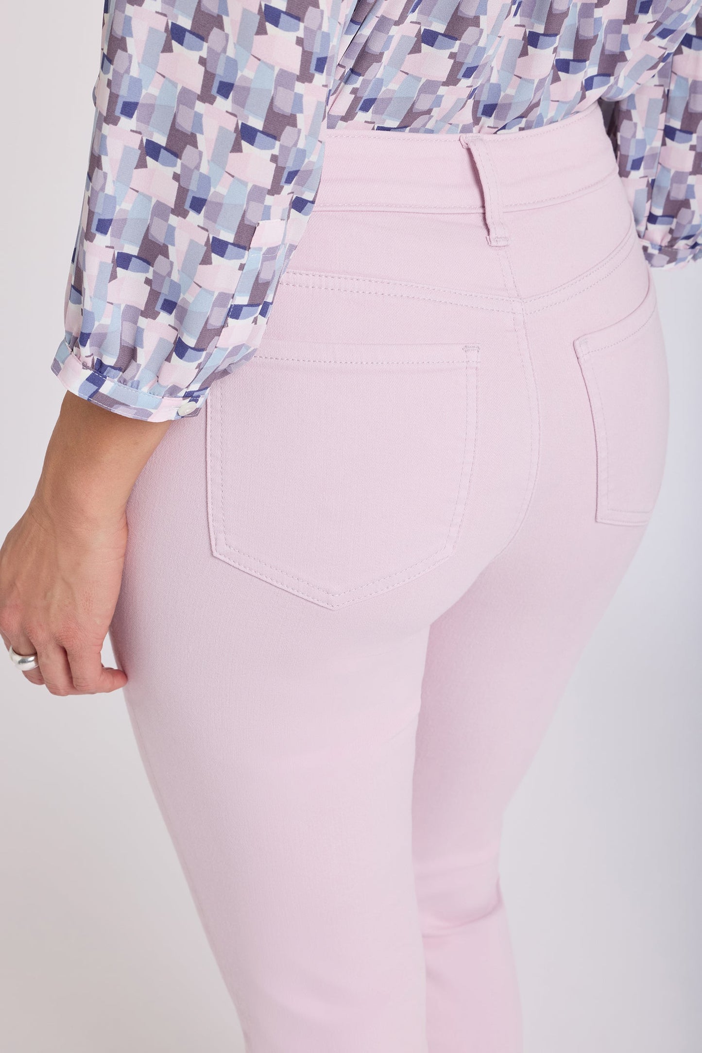 Sheri Slim Straight Ankle Jeans - Light Lilac