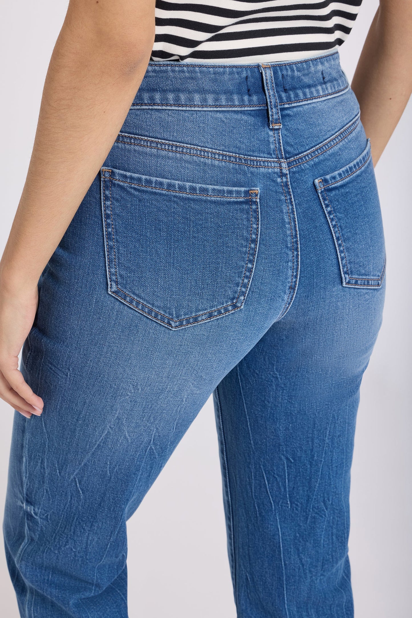 Piper Relaxed Crop Jeans - Wild River