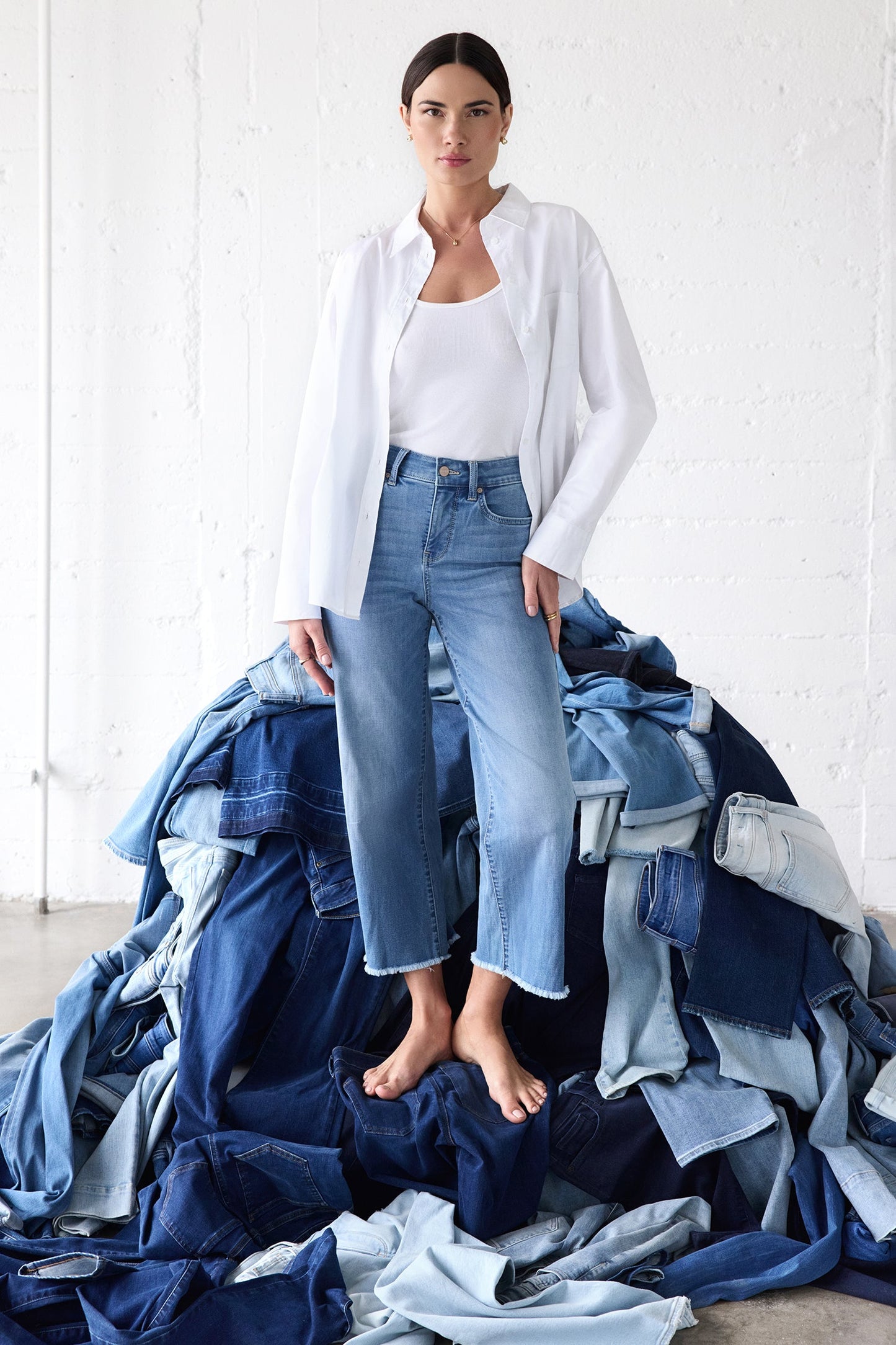 Coco Relaxed Wide Leg Crop Jeans - Vista Lakes