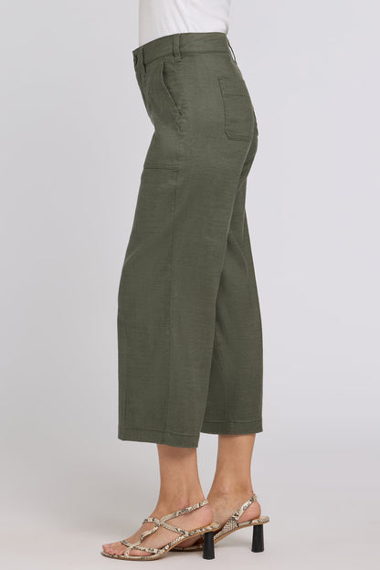 Wide Leg Cargo Capri Pants In Petite - Desert Green