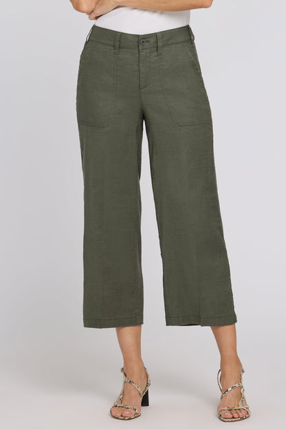 Wide Leg Cargo Capri Pants In Petite - Desert Green