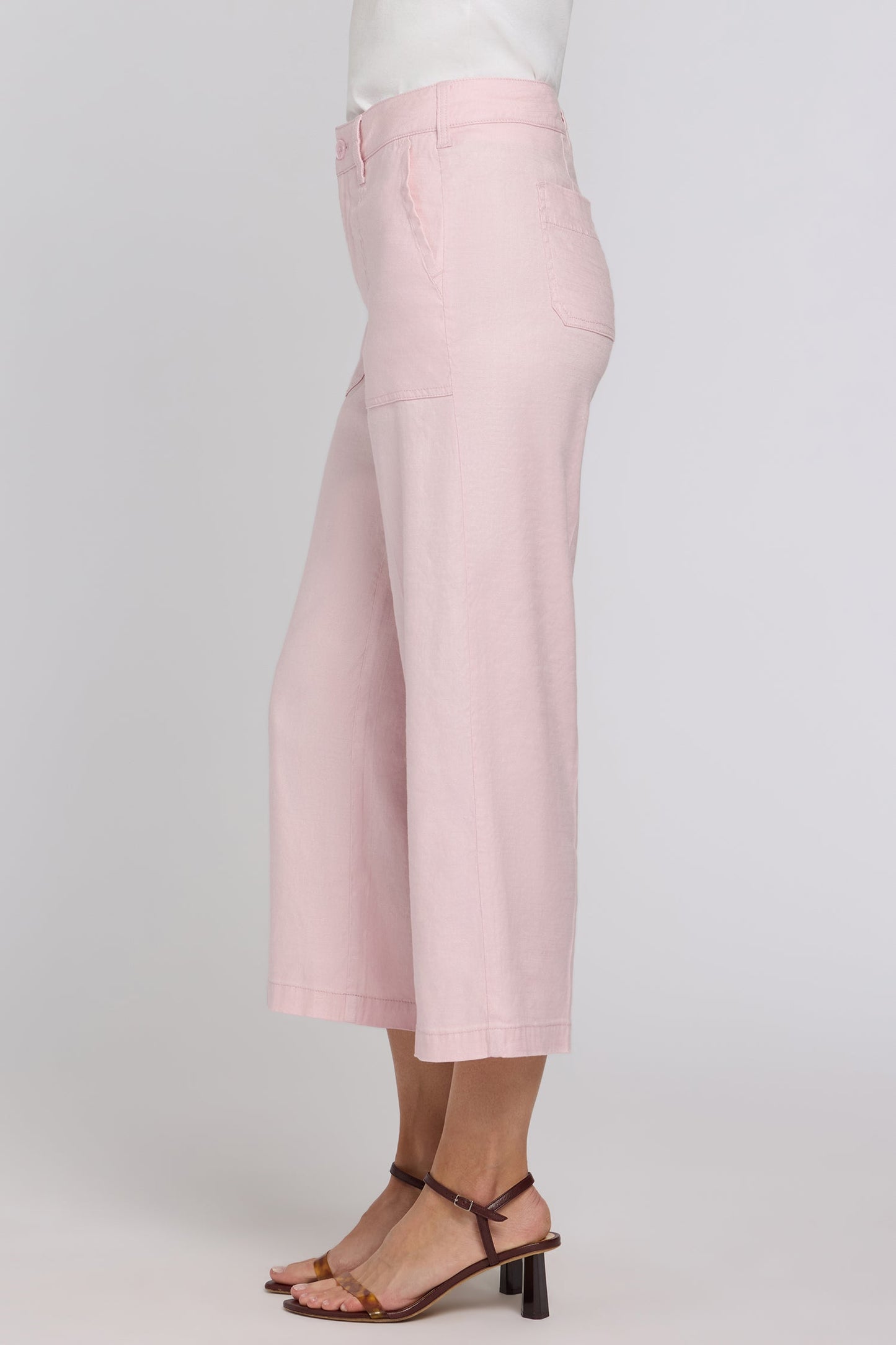 Wide Leg Cargo Capri Pants In Petite - Light Lilac