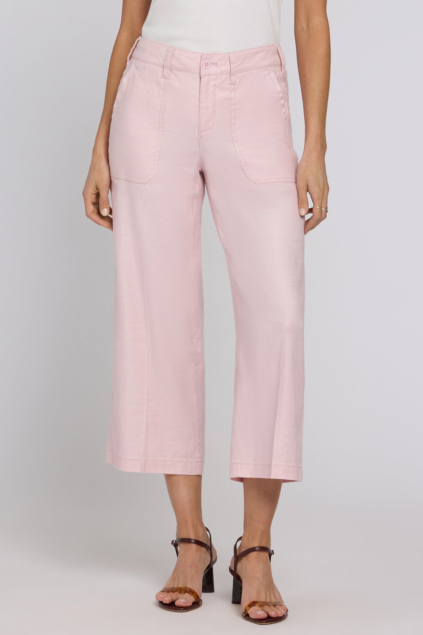 Wide Leg Cargo Capri Pants In Petite - Light Lilac