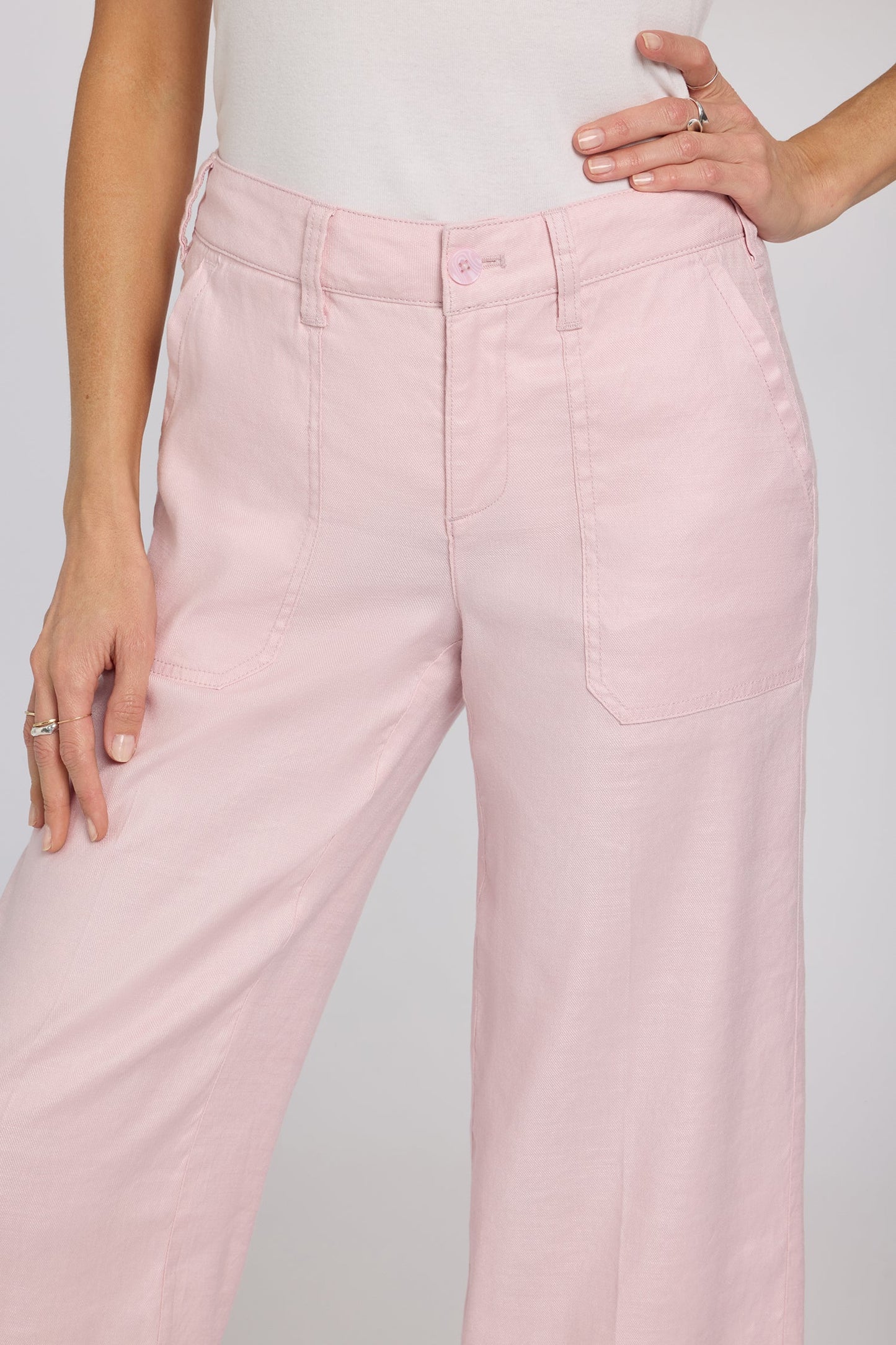 Wide Leg Cargo Capri Pants In Petite - Light Lilac