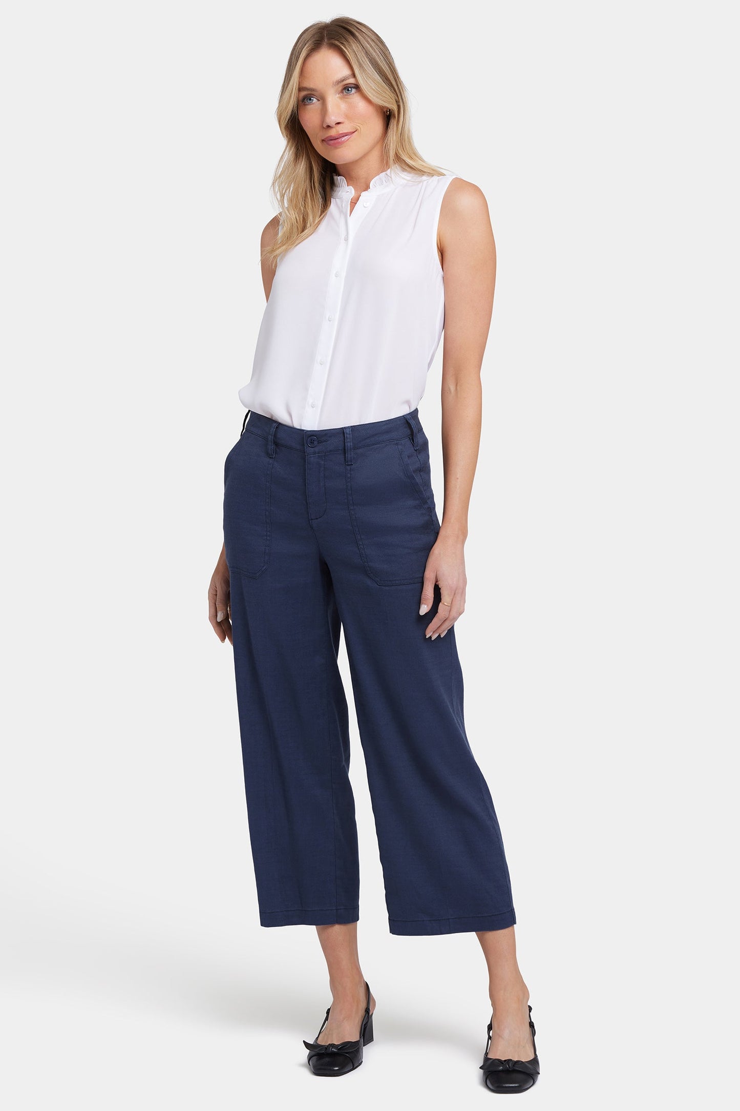 Wide Leg Cargo Capri Pants In Petite - Oxford Navy