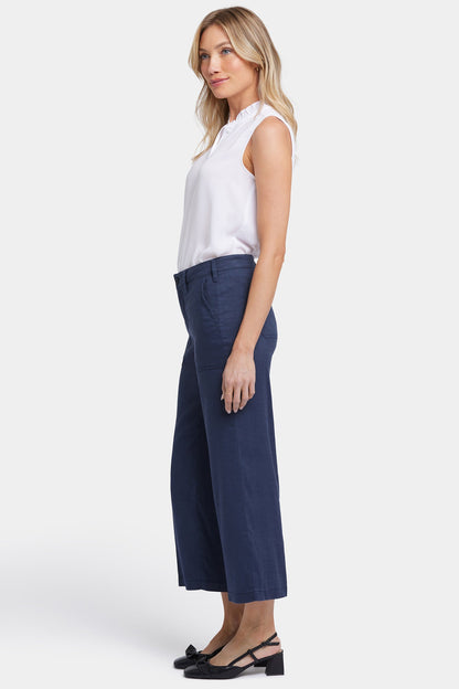 Wide Leg Cargo Capri Pants In Petite - Oxford Navy