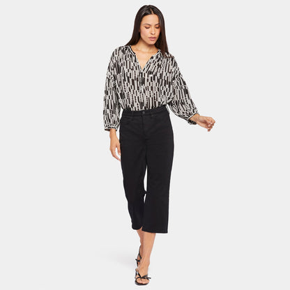 Joni Relaxed Capri Jeans In Petite - Black