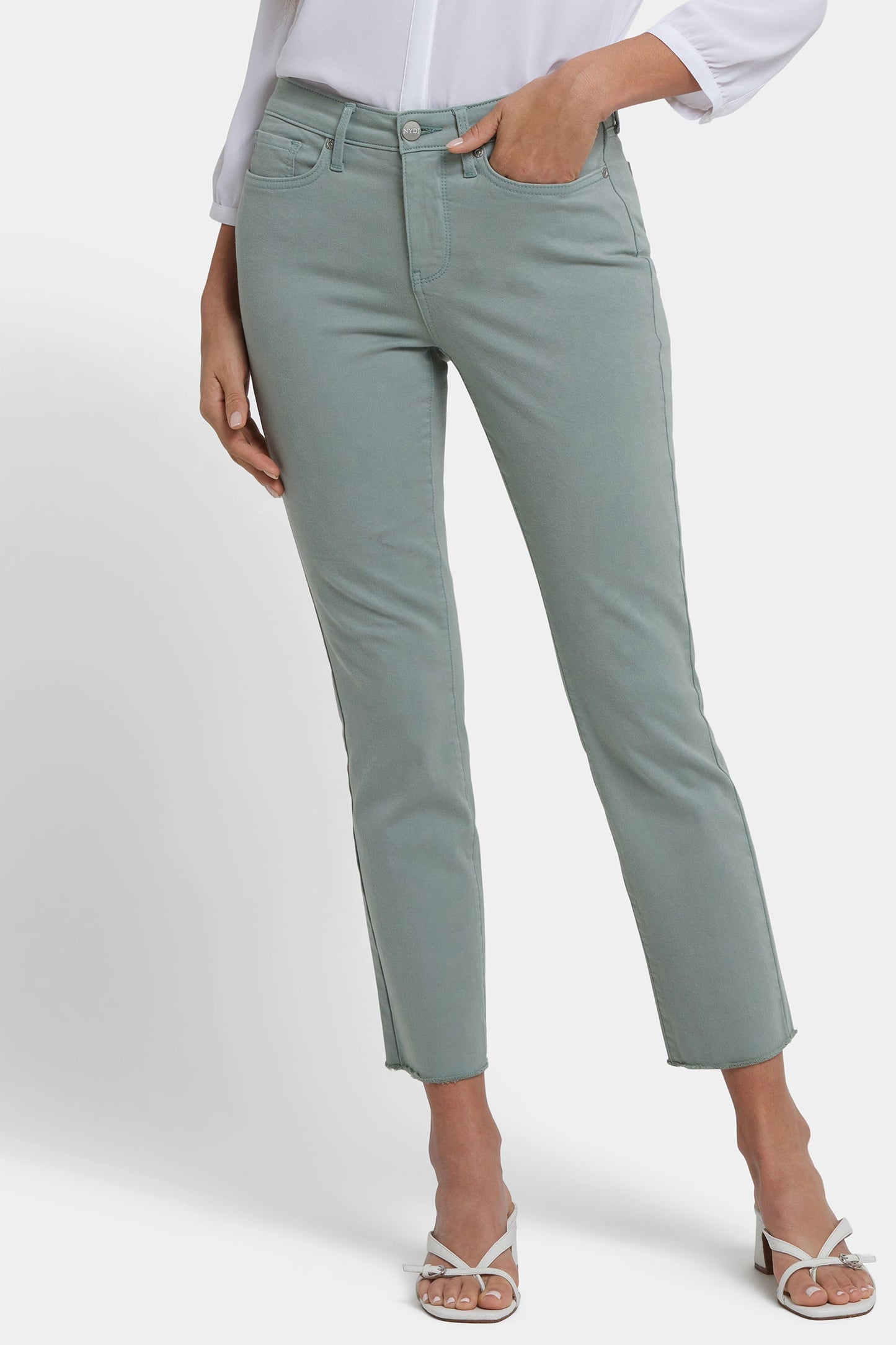 Sheri Slim Ankle Jeans In Petite - Mistletoe