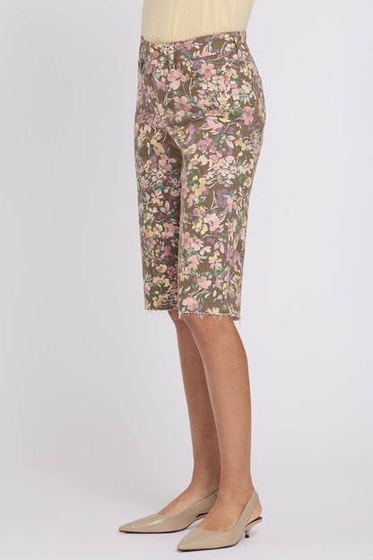 Kristie '80s Bermuda Denim Shorts In Petite - Earth Blooms