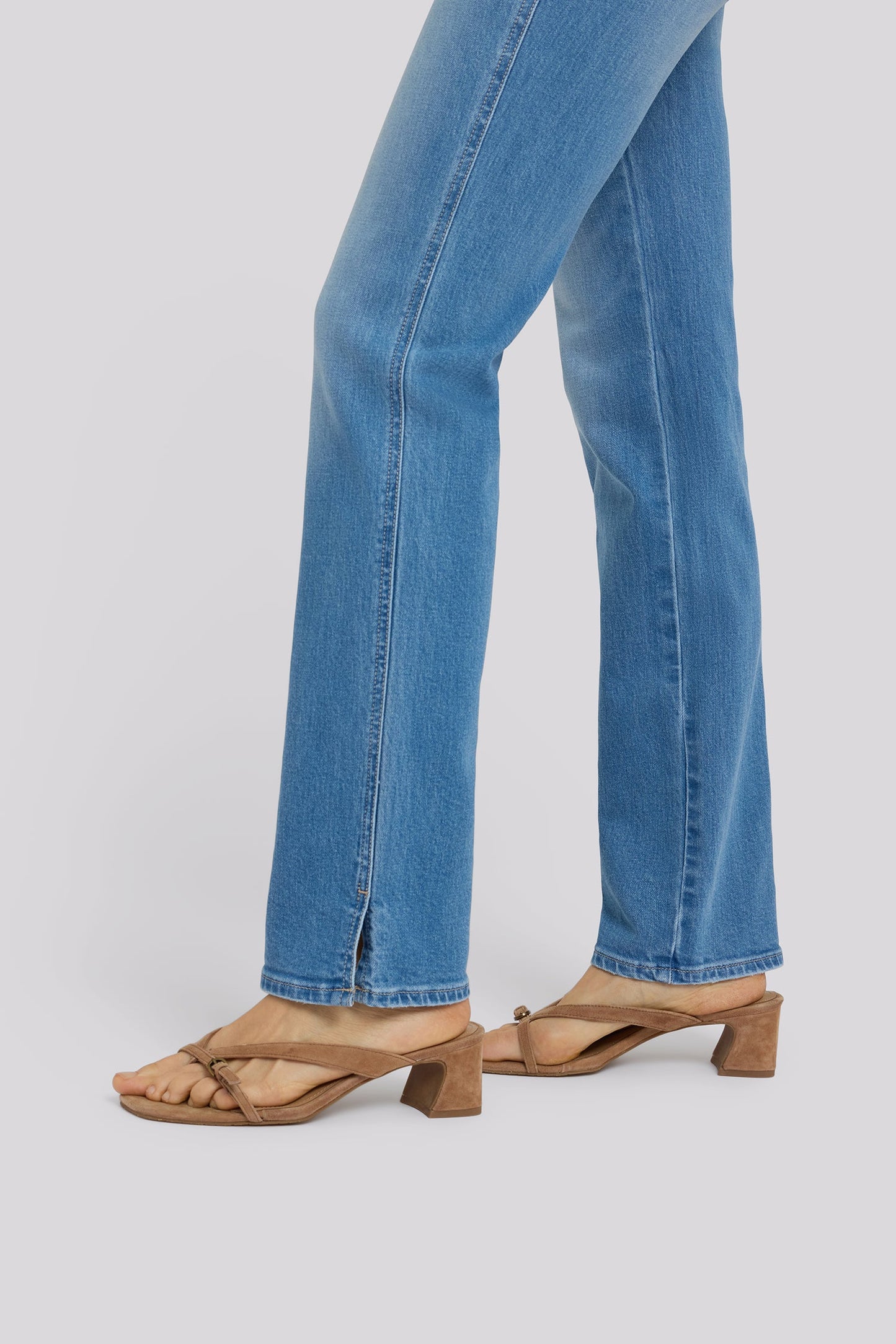 Marilyn Straight Jeans In Petite - Vista Lakes